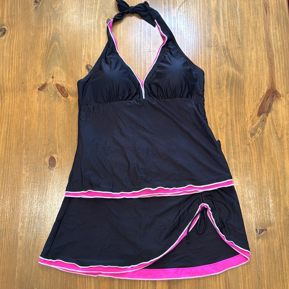 NWOT Women's Halter ruffled Swimsuit Deep V-Neck Tankini with swim skirt Large